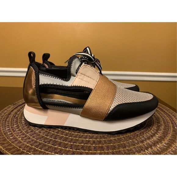 Steve madden arctic hotsell rose gold sneakers women’s Size 6 EUC - Picture 1 of 9